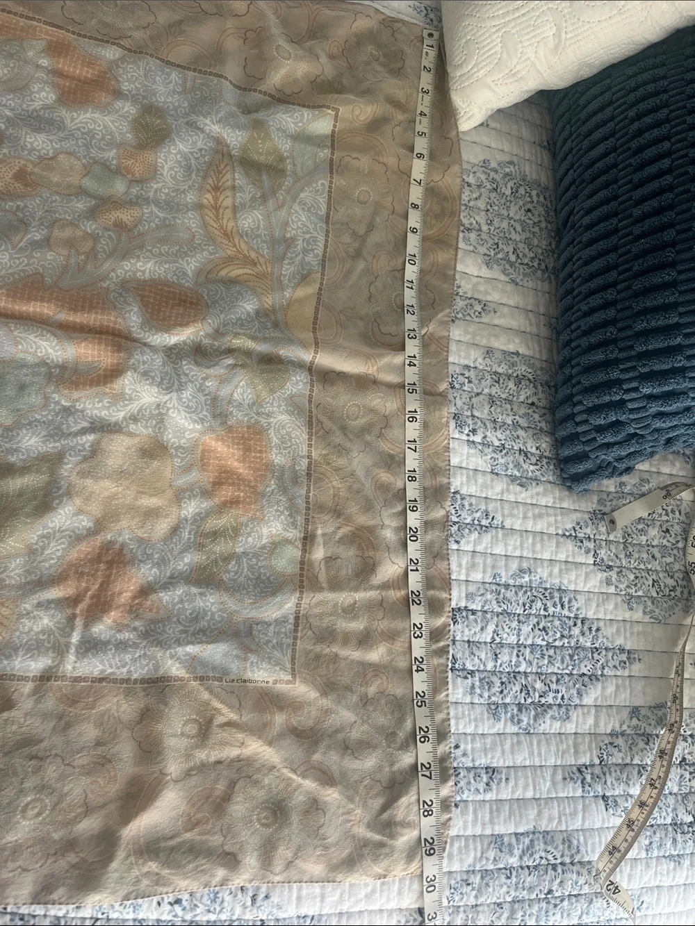 Liz Claiborne luxurious silk